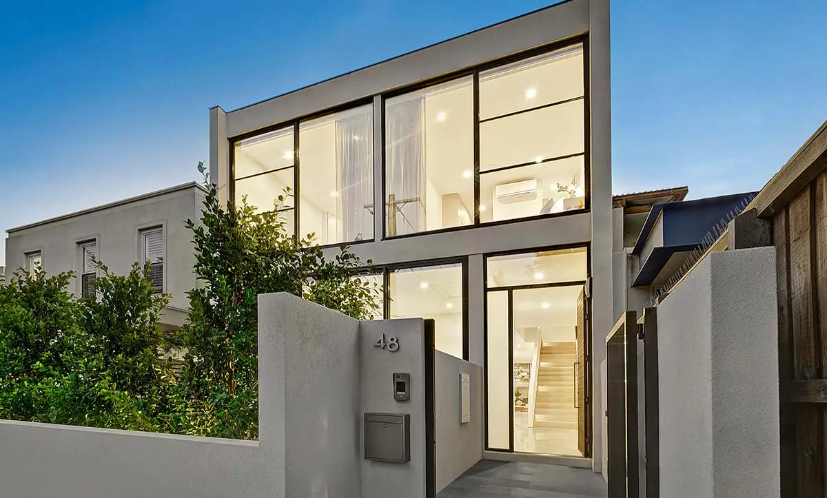 Fixed window installation